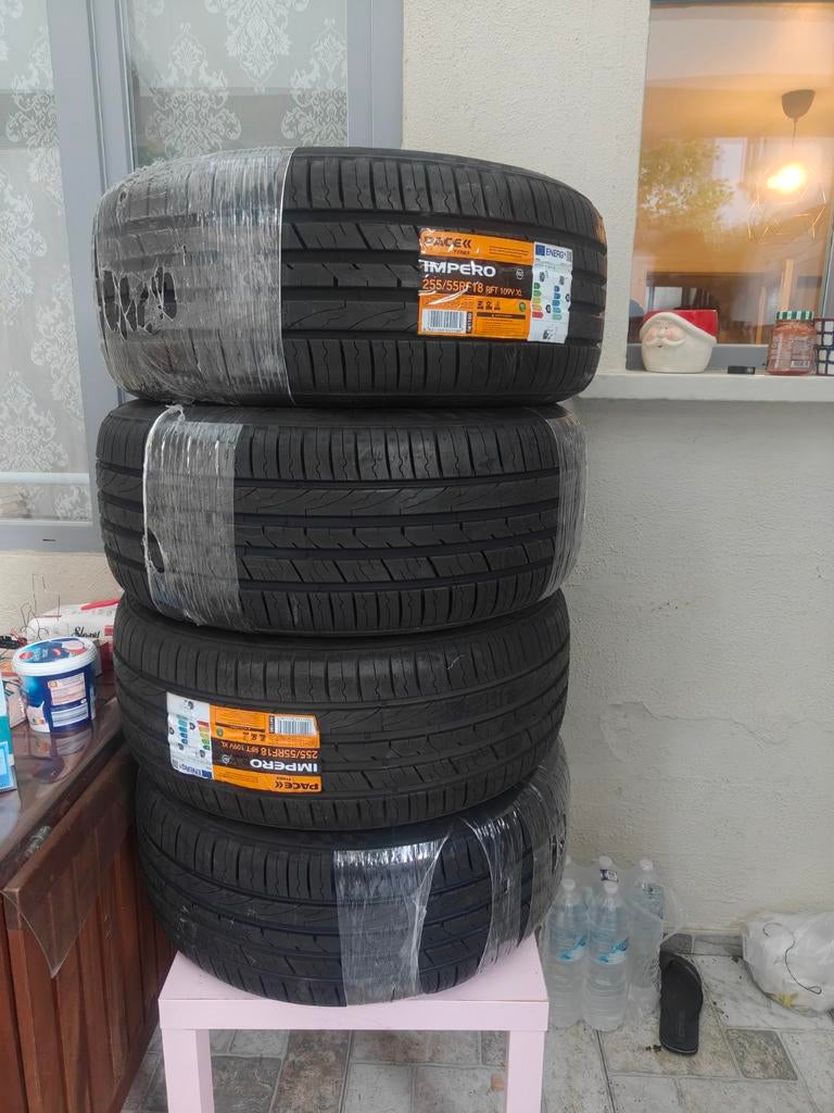 255 55 18 pneus neufs non utilisés Run flat extra renforcés, Autos : Pièces & Accessoires, Enlèvement ou Envoi, Pneus été, Pneu(s)