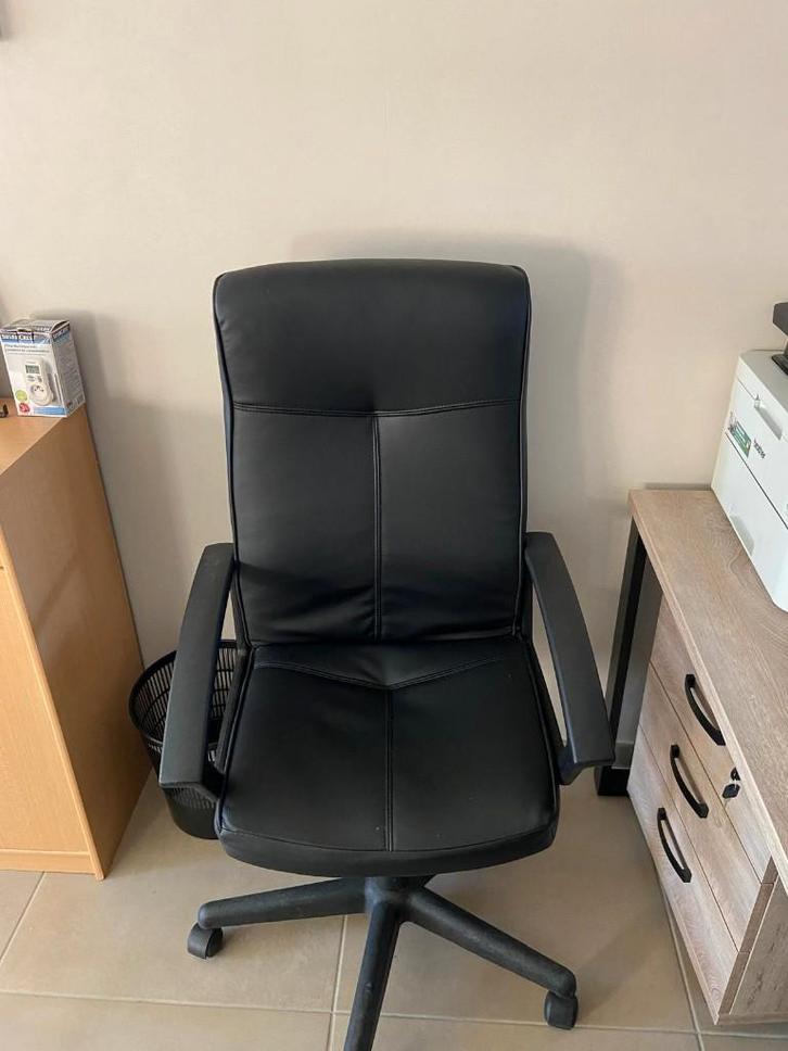 Bureaustoel -zwart - Directiestoel, Huis en Inrichting, Bureaustoelen, Gebruikt, Bureaustoel, Zwart, Ergonomisch, Ophalen