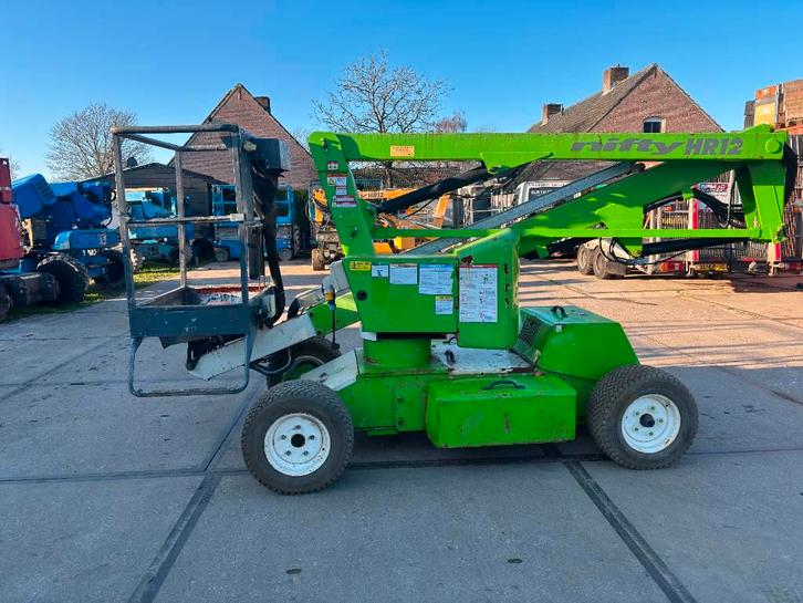 Niftylift HR 12 N D E knikarmhoogwerker nifty compact, Articles professionnels, Machines & Construction | Ascenseurs, Échafaudages & Échelles