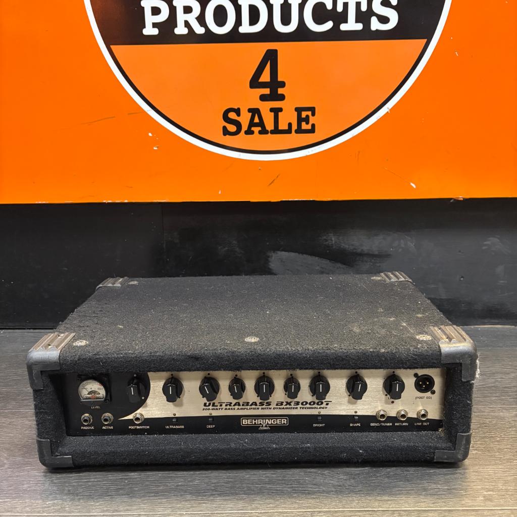 Behringer Ultrabass BX3000T 300 Watt Versterker, Muziek en Instrumenten, Versterkers | Bas en Gitaar, Zo goed als nieuw, Basgitaar