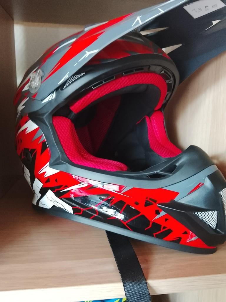 Casque cross Liquidation  50 e, Motos, Cross, Enlèvement, Neuf, avec ticket, Autres types