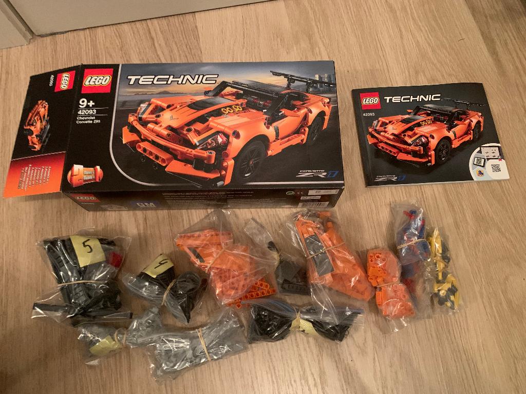 Lego technic 42093 Corvette, Ophalen of Verzenden, Zo goed als nieuw, Lego
