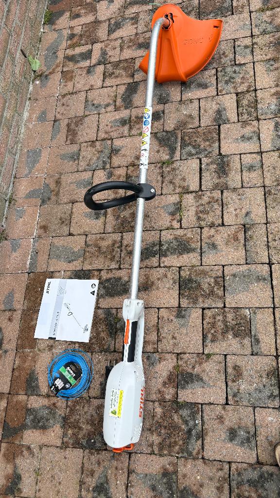Coupe-herbe électrique Stihl FSE81, Jardin & Terrasse, Coupe-bordures, Stihl, Électrique, Enlèvement, Utilisé