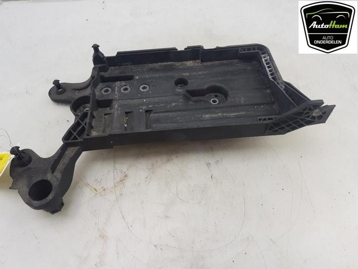 BAC A BATTERIE Volkswagen Golf VII Variant (AUVV), Autos : Pièces & Accessoires, Batteries & Accessoires, Volkswagen, Utilisé