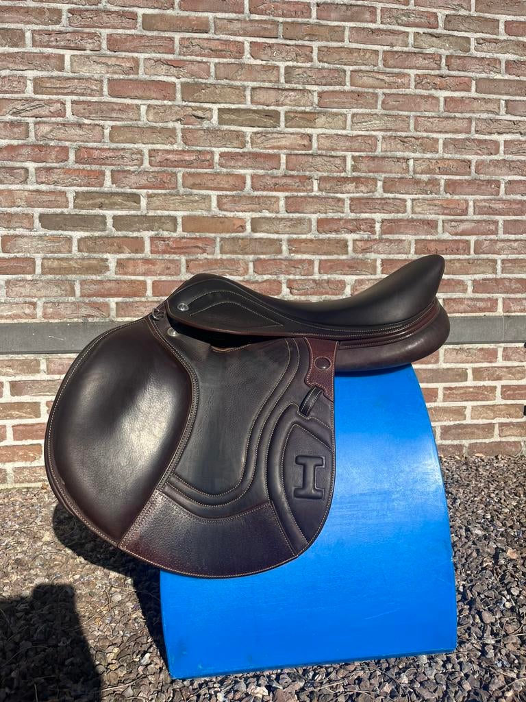 Ikonic springzadel, Dieren en Toebehoren, Paarden en Pony's | Zadels, Zo goed als nieuw, Ophalen of Verzenden