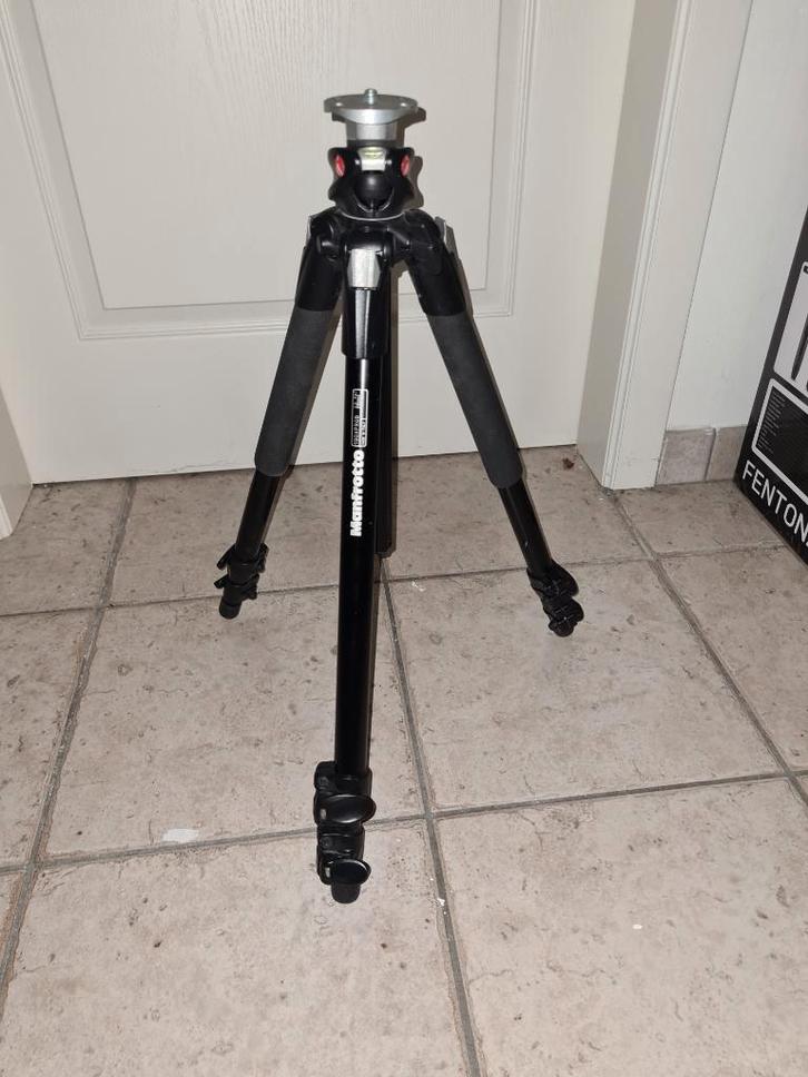 Trépied en aluminium Manfrotto 190XPROB, TV, Hi-fi & Vidéo, Photo | Trépieds & Rotules, Utilisé, Trépied, 150 à 175 cm, Enlèvement ou Envoi