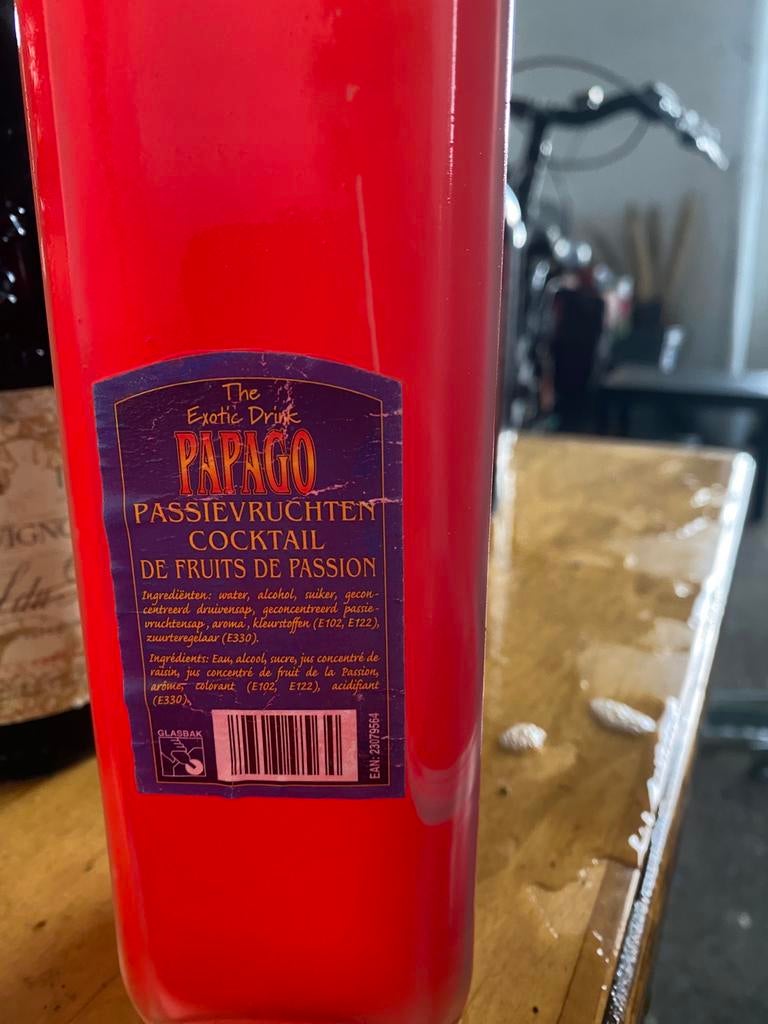 Partij flessen / drank / wijnen / campari, Ophalen, Zo goed als nieuw