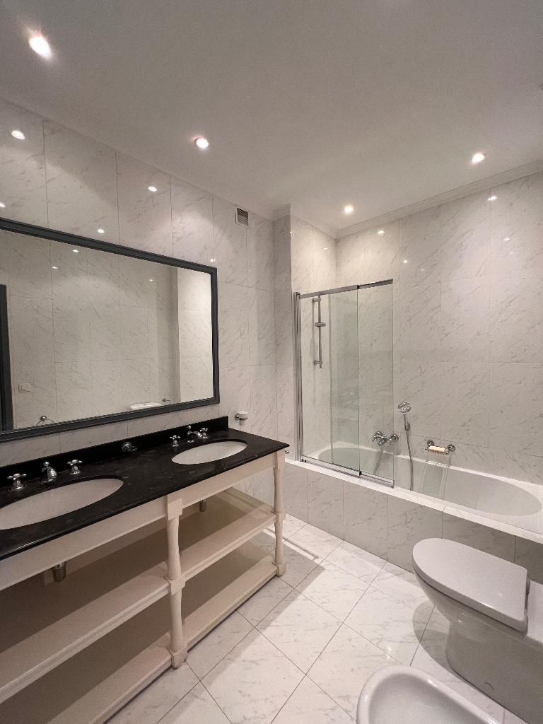 Meuble de salle de bain en marbre – double vasque, 25 à 50 cm, Meuble lavabo, 100 à 150 cm, Enlèvement