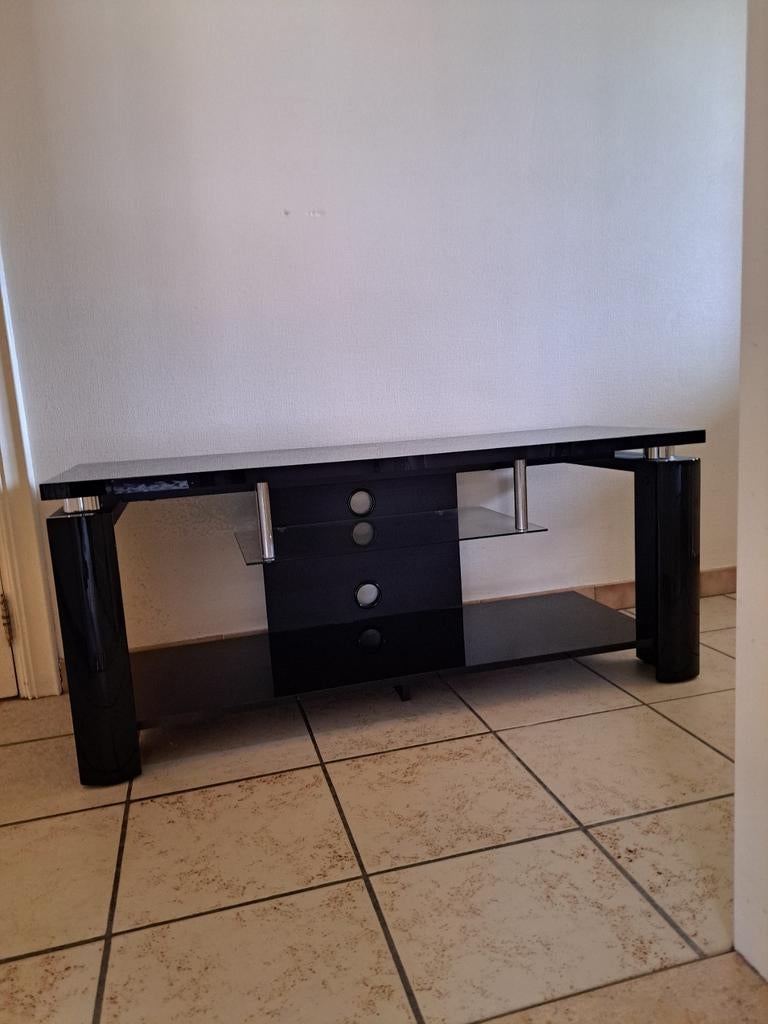 Tv kastje zwart met glazen legger lengt 1,20 breedte 46 cm, Ophalen