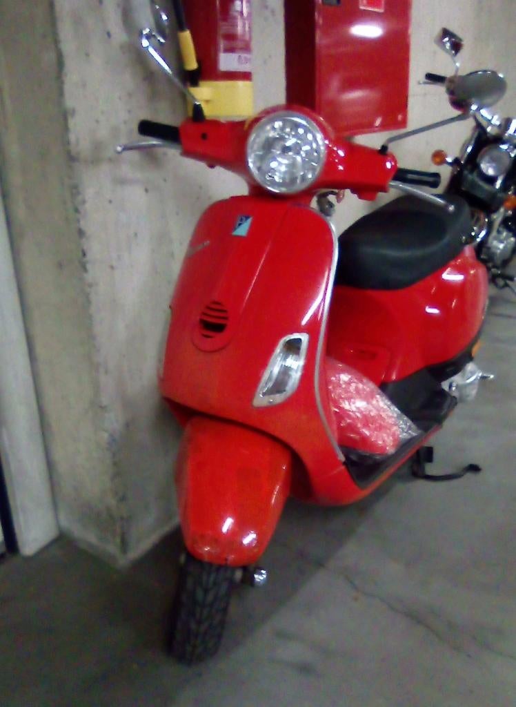 Vespa LX 50, Fietsen en Brommers, Snorfietsen en Snorscooters, Ophalen, Benzine
