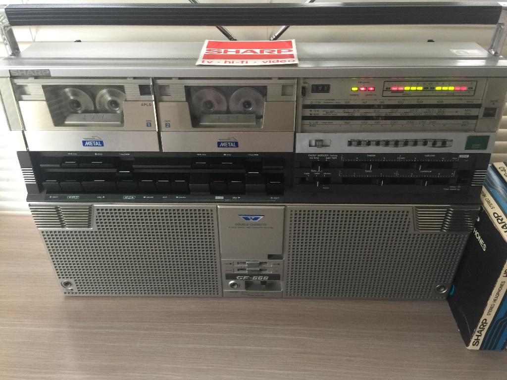 Sharp GF-666 vintage radio double cassette recorder, Enlèvement, Radio