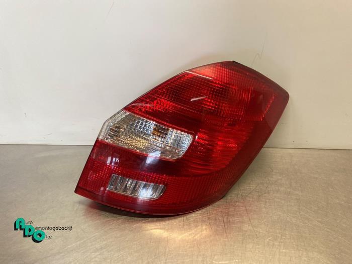 Feu arrière droit d'un Skoda Fabia (Fabia 08-), Autos : Pièces & Accessoires, Éclairage, Skoda, Utilisé, 3 mois de garantie, Enlèvement ou Envoi