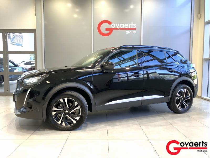 Peugeot 2008 1.2 Turbo Allure Pack 131pk EAT8, Auto's, Automaat, 1199 cc, Zwart, Bedrijf