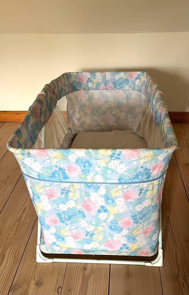 INKLAPBAAR REISBEDJE met kussen en matrasje., Kinderen en Baby's, Babydragers en Draagdoeken, Zo goed als nieuw, Ophalen