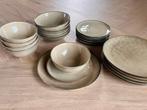 24 delig servies, Huis en Inrichting, Keuken | Servies, Ophalen, Zo goed als nieuw, Aardewerk, Compleet servies
