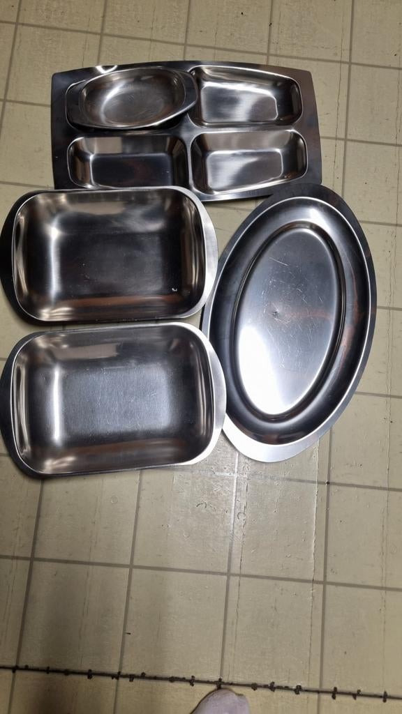 Plusieurs plats en inox, Maison & Meubles, Cuisine | Casseroles & Poêles, Enlèvement, Inox