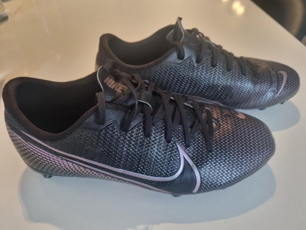 Nike maat 38, Enlèvement