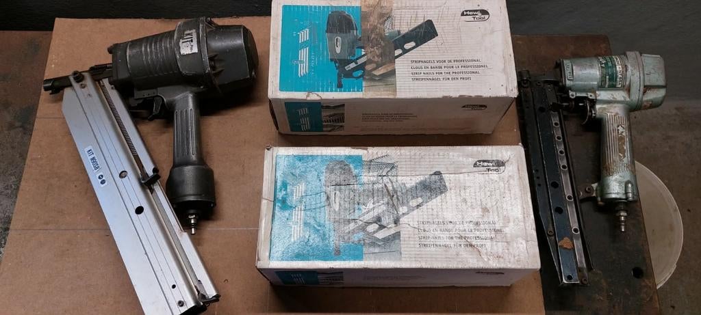 2 nagelpistolen en 2 pakken nagels, Ophalen