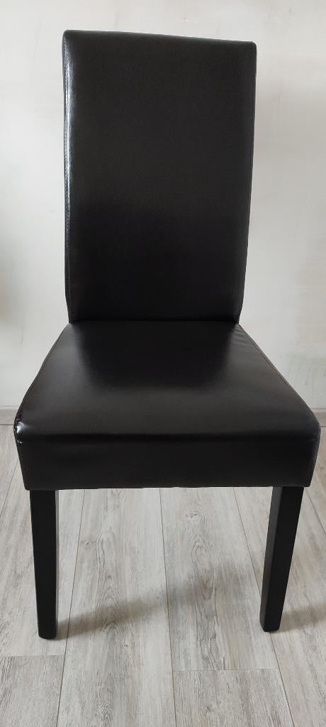 gratis set van 4 kunstlederen stoelen, Huis en Inrichting, Stoelen, Gebruikt, Vier, Leer, Zwart, Ophalen