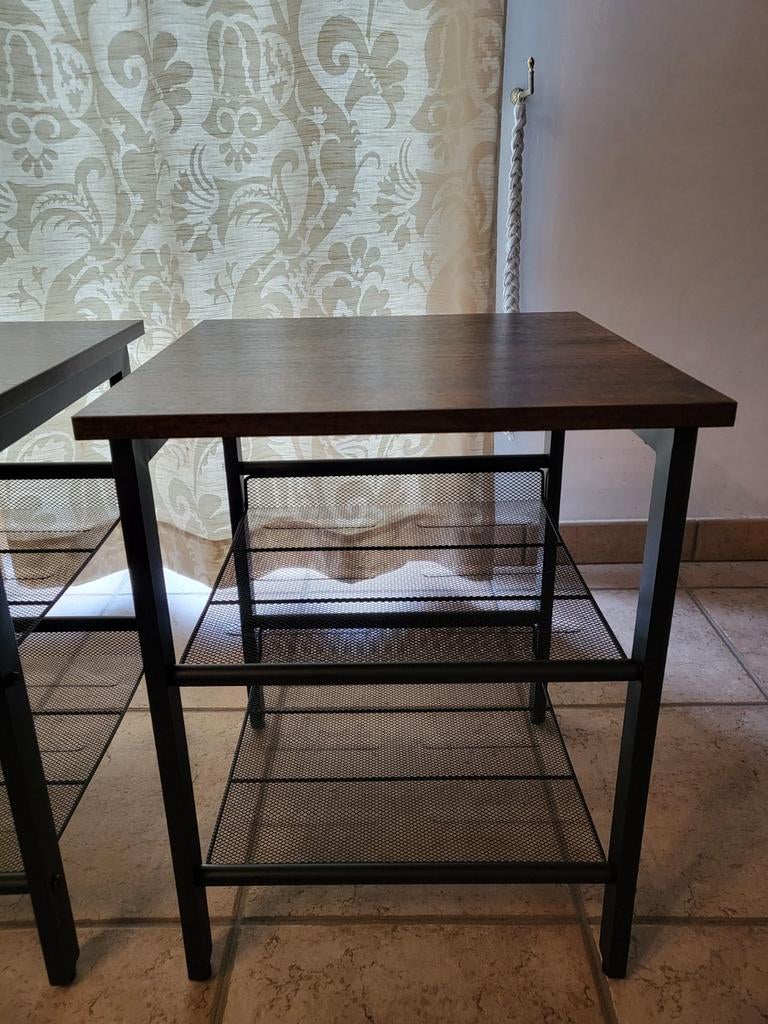 2 tables de nuit/table d'appoint *Nouveau*, Enlèvement ou Envoi