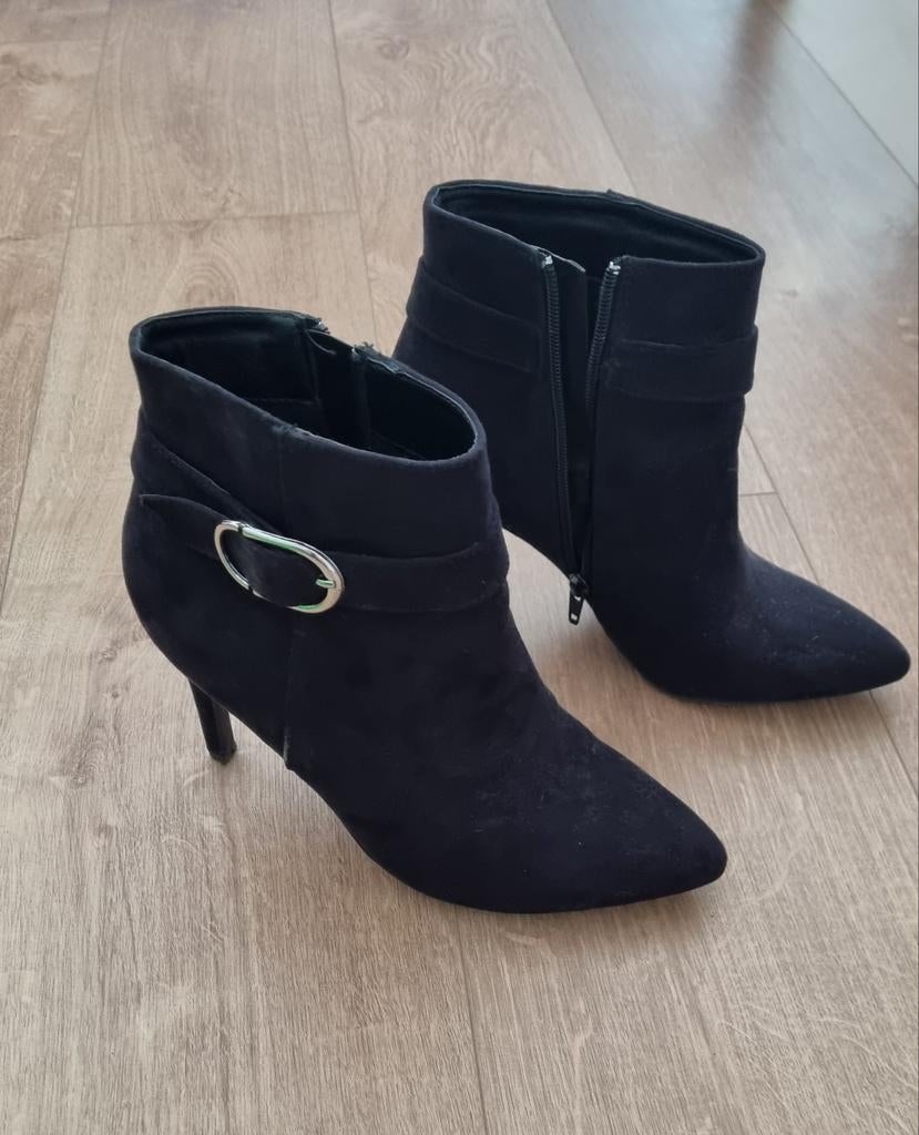 Diverses paires de bottes bottine et escarpin en bonne état, Vêtements | Femmes, Chaussures, Enlèvement, Comme neuf