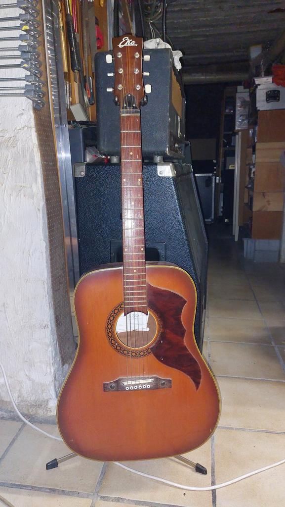 Eko Ranger vintage, Musique & Instruments, Instruments à corde | Guitares | Acoustiques, Enlèvement ou Envoi