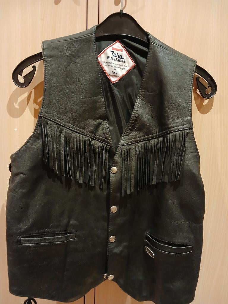 Lederen gilet vest merk richa met franjes, Motoren, Ophalen