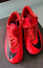 Chaussures de football CR7 (Nike) en très bon état., Enlèvement ou Envoi, Comme neuf, Chaussures