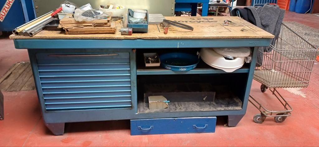 Werkbank met rolluik, Ophalen