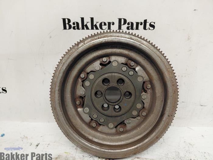 Dubbele massa vliegwiel van een Volkswagen Golf, Auto-onderdelen, Motor en Toebehoren, Gebruikt, 3 maanden garantie