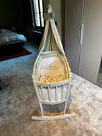 Oude wieg volledig vernieuwd, Ophalen, Wieg