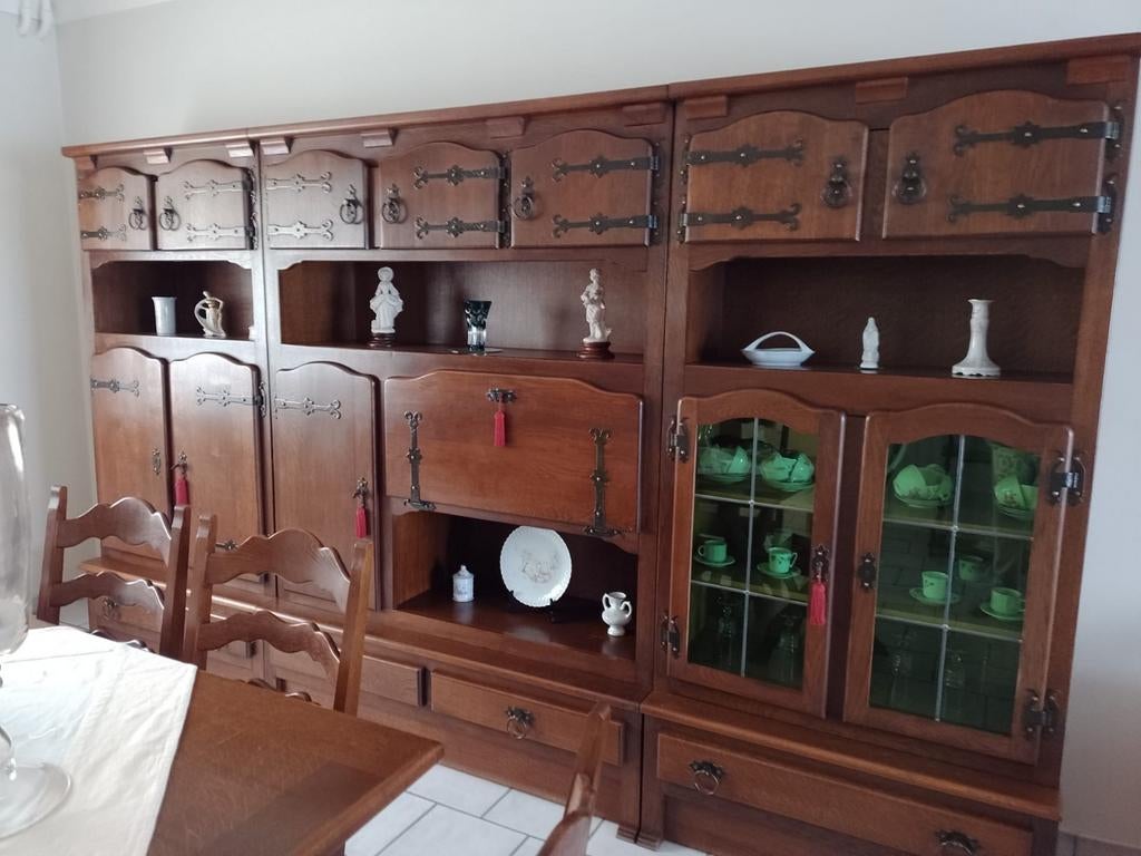 Contenu de la maison de grand-mère, Enlèvement