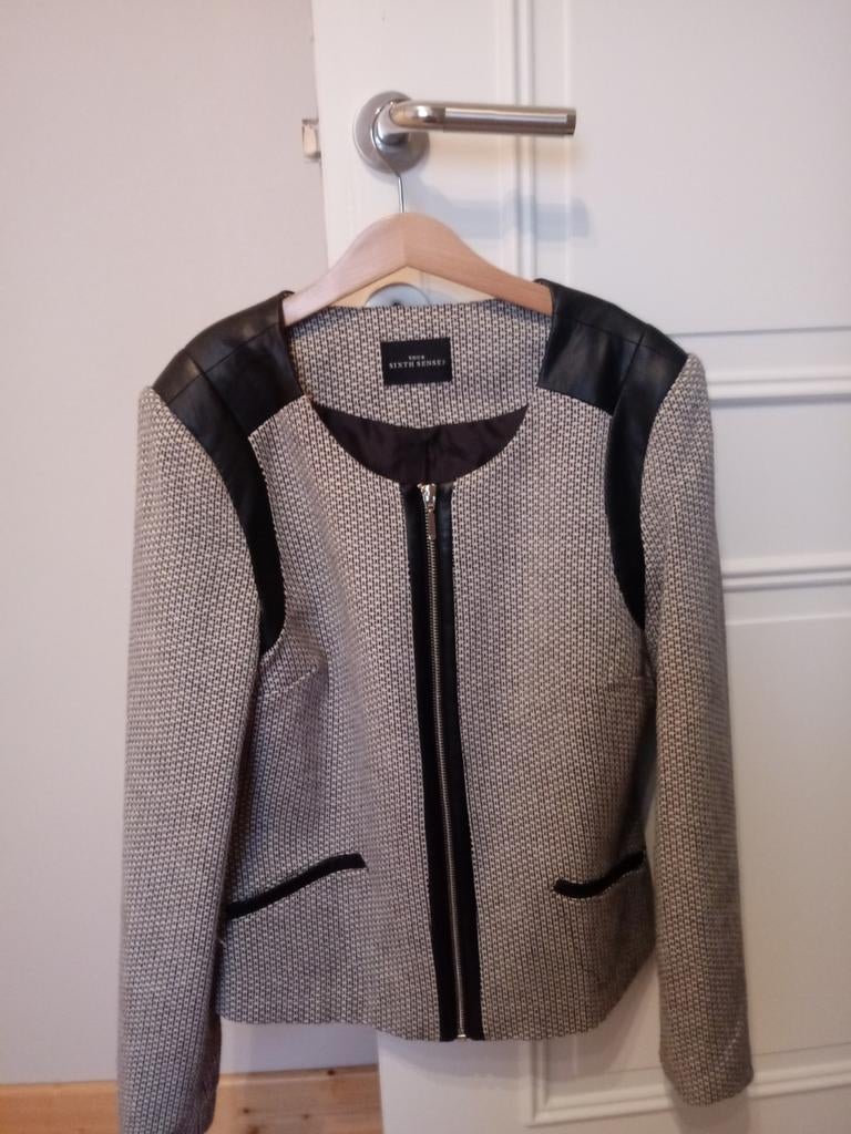 Kort zwart jasje, Kleding | Dames, Jasjes, Kostuums en Pakken, Ophalen of Verzenden, Maat 36 (S), Zwart, Jasje