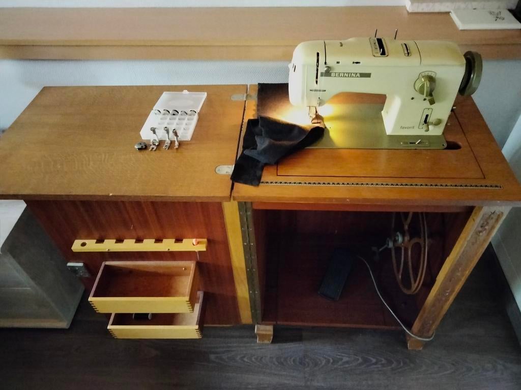 Bernina 740 mechanisch, volledig werkend, Antiquités & Art, Antiquités | Machines à coudre, Enlèvement