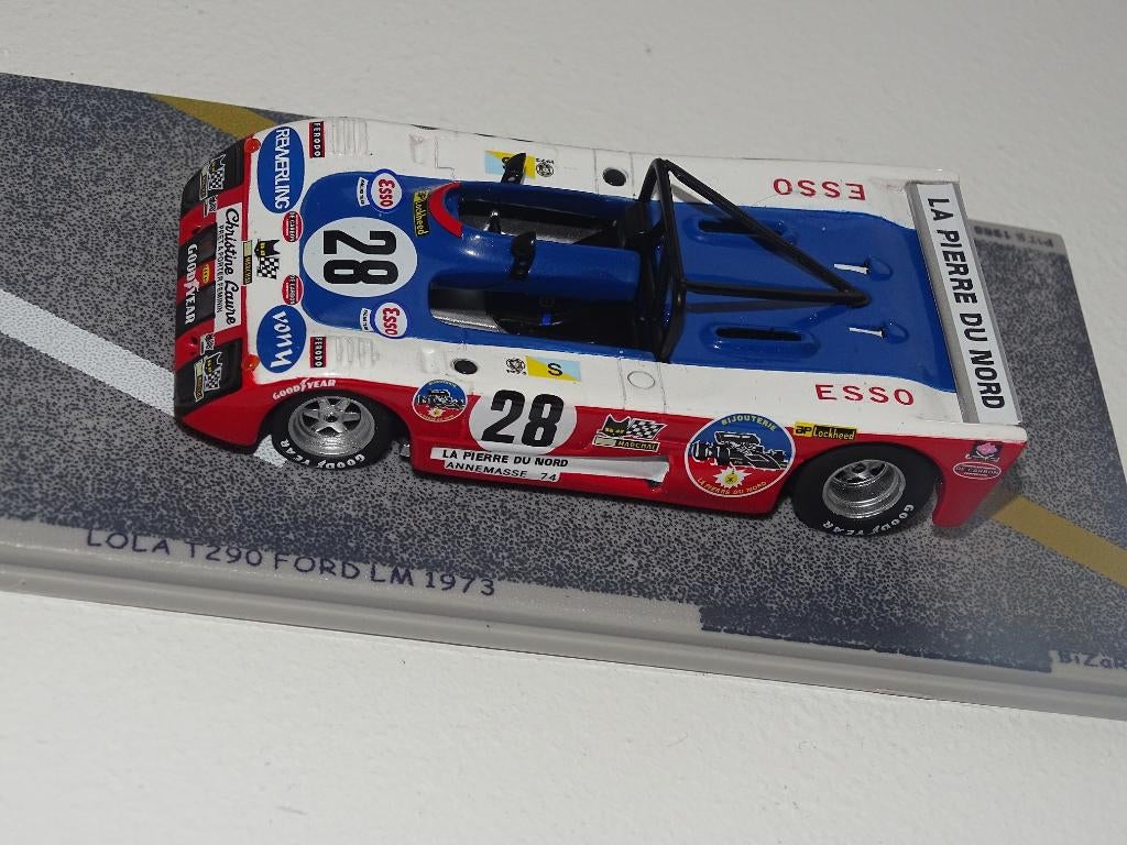 Lola T290 Ford Le Mans 1973 Bizarre 1/43, Enlèvement ou Envoi, Comme neuf, Voiture