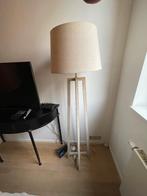 Lampadaire trépied en bois et abat-jour beige, Enlèvement, Comme neuf, Tissus, 150 à 200 cm