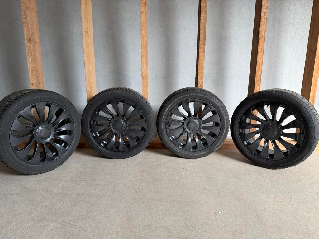 Velgen + winterbanden tesla model Y, Auto-onderdelen, Ophalen, Winterbanden, Band(en)
