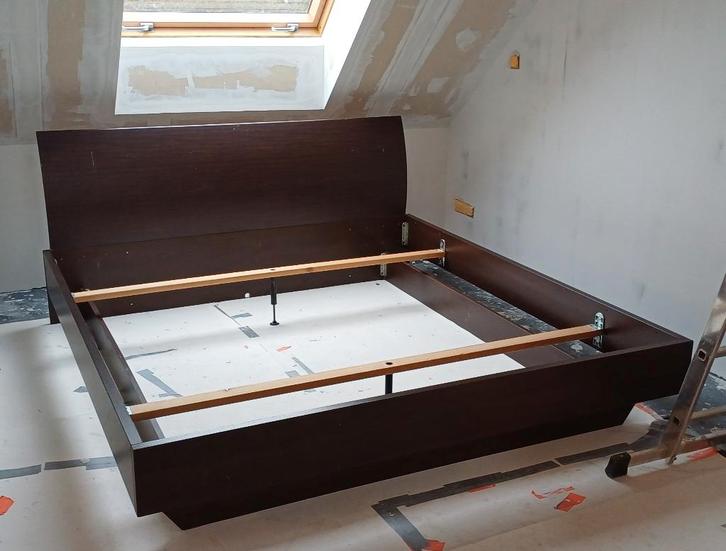 Lit 180x200 cm + 2 tables de chevet, Maison & Meubles, Chambre à coucher | Lits, Utilisé, Deux personnes, 180 cm, 200 cm, Bois