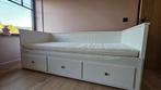 Hemnes bedbank met matrassen en nachtkastje, Huis en Inrichting, Slaapkamer | Bedden, Ophalen, Eenpersoons, Wit, Zo goed als nieuw