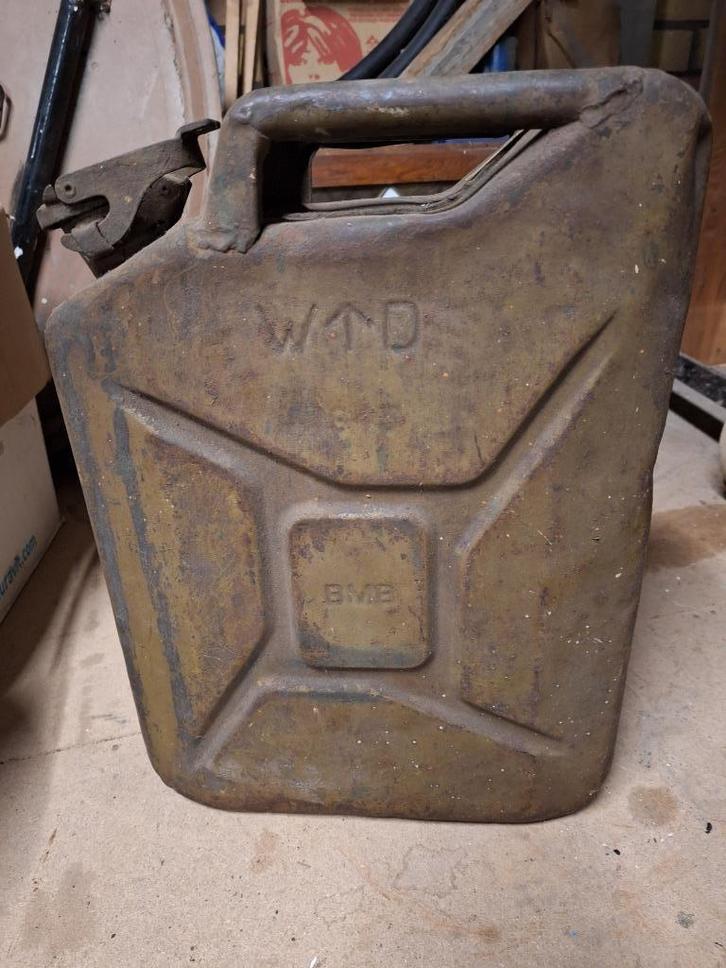 Vintage metalen jerrycan, Antiek en Kunst, Curiosa en Brocante, Ophalen