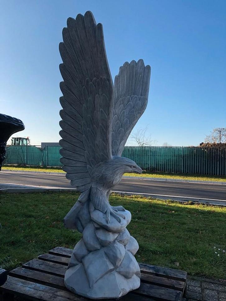 Un aigle en fonte massive vraiment fascinant, Jardin & Terrasse, Statues de jardin, Animal, Pierre, Enlèvement ou Envoi
