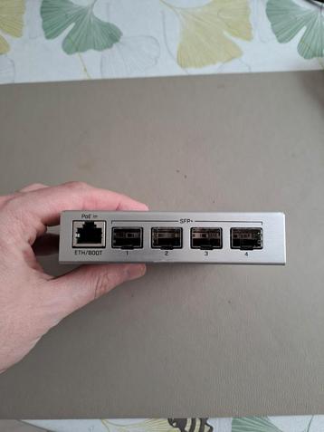 MikroTik CRS 305-1G-4S+IN, Enlèvement ou Envoi, Comme neuf
