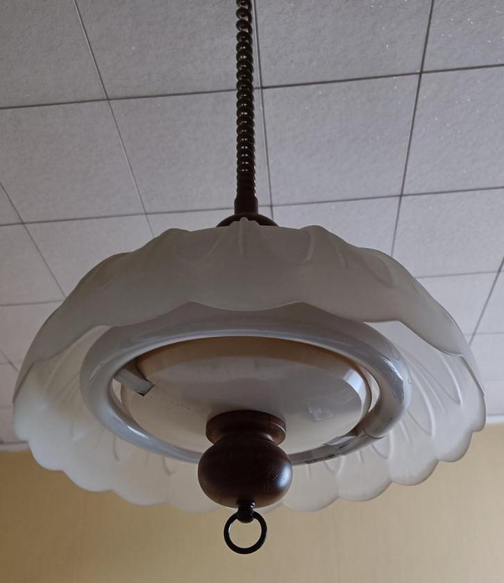 Luster/luchter in matglas en hout, Antiek en Kunst, Antiek | Verlichting, Ophalen