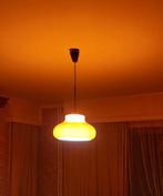 Oranje vintage hanglamp opaal glas, Huis en Inrichting, Lampen | Hanglampen, Ophalen, Gebruikt, Glas, 50 tot 75 cm