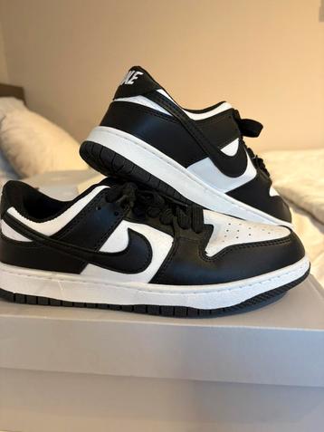 Nike schoenen beschikbaar voor biedingen