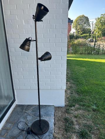 Lampe industrielle acier beschikbaar voor biedingen