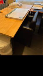 Gratis bureaukast en tafels, Huis en Inrichting, Tafels | Eettafels, Ophalen, Gebruikt, Kersenhout