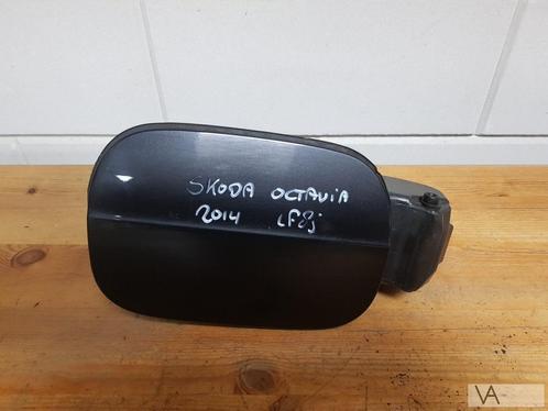 Skoda Octavia 2013 - 2019 tankklep benzine zwart LF9R €30, Auto-onderdelen, Carrosserie, Deur, Skoda, Gebruikt, Ophalen of Verzenden