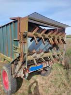Allerlei landbouwmateriaal, Ophalen