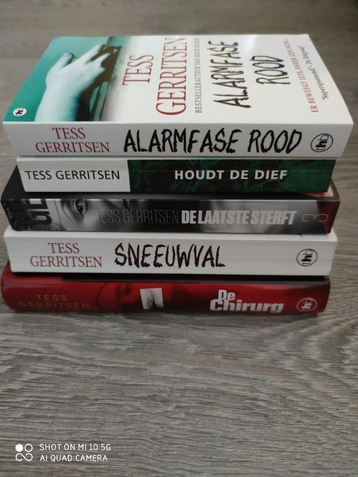 5 boeken: Tess Gerritsen, Boeken, Thrillers, Gelezen, Ophalen of Verzenden